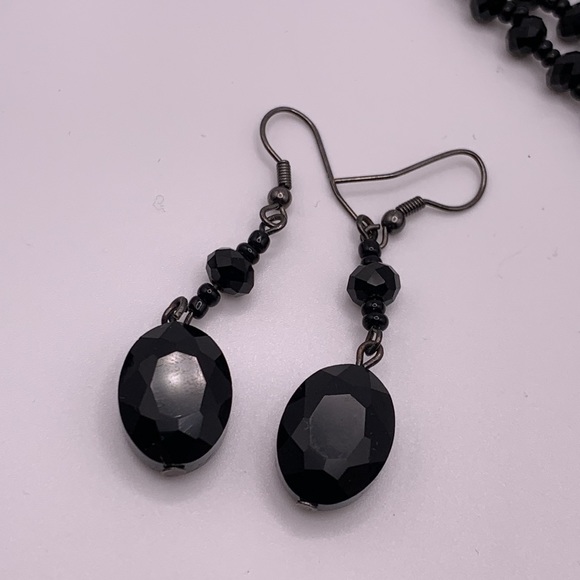 💰2/$40💰Vintage Black Glass Beads Necklace & Earrings Set - Picture 5 of 6